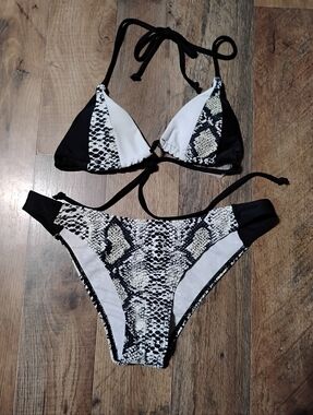 SHEIN Black and White Snake Print Tie Triangle Bikini Womens Size: S